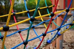 klettern spielplatz.jpg