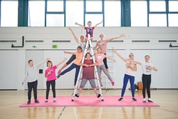 mitmachzirkus tanzefant leiterakrobatik.jpg