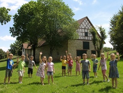 kinder am hof2.png
