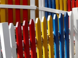 gartenzaun bunt.jpg