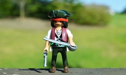pirate-2382296_1280.jpg