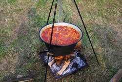kochen über dem lagerfeuer.jpg