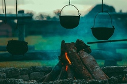 kochen über dem lagerfeuer.jpg