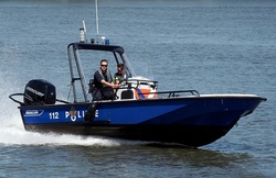polizei boote.jpg