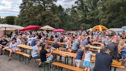 abschlussfest g&auml;ste.jpg