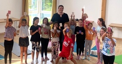 frauenbund salzweg yoga 6-9jährige.jpg